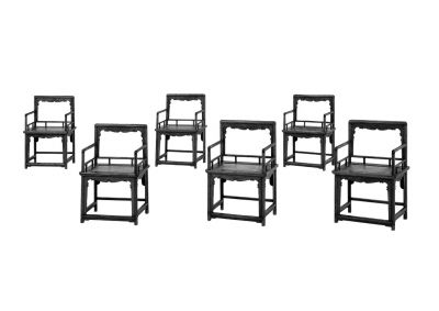 “晚明黃花梨玫瑰椅六张成套”的其中一张椅子。