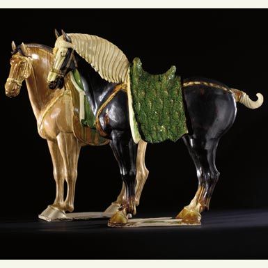一對罕見唐三彩陶馬在紐約以2568萬成交