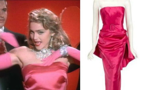 图为1984年，拍摄《拜金女郎》Material Girl MV时，麦当娜所穿着的玛丽莲·梦露Marilyn Monroe版紫红色长裙、披肩以及所佩戴的珠宝首饰。长裙及披肩拍卖估价介于2至4万美元。