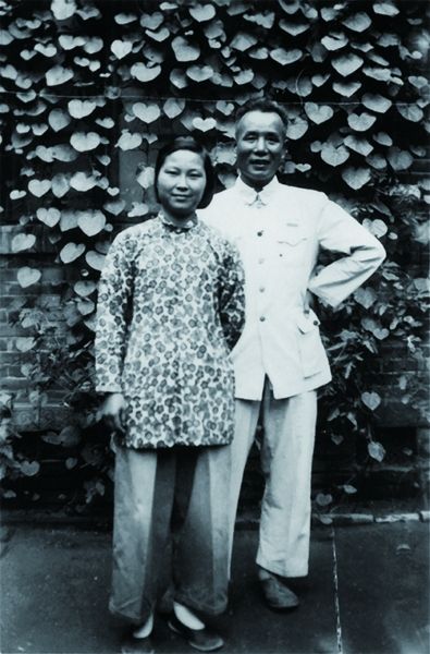 1952年李可染、邹佩珠夫妇在大雅宝胡同甲2号