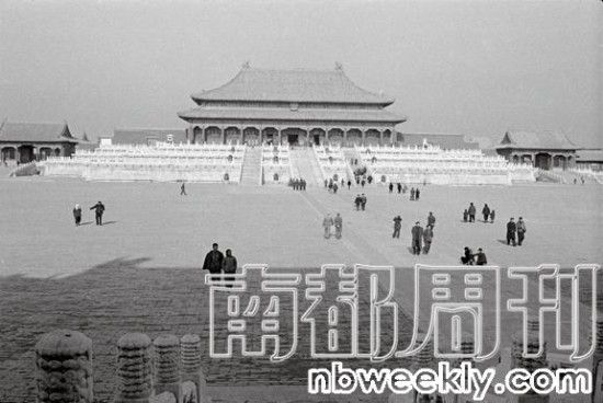 文革风暴前的北京故宫。由于故宫的象征性地位，使它幸免于难。