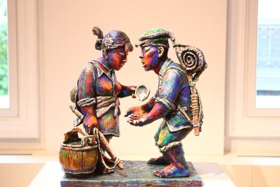 《巴山农家》 油彩、玻璃钢雕塑 (2009年-2015年作)