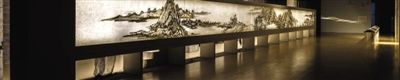 从正面看，透过半透明玻璃，眼见的是惟妙惟肖的中国山水画。