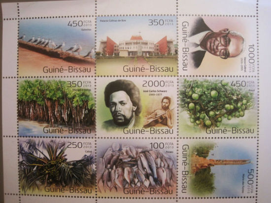紀念郵票上有卡布拉爾和施瓦茨的畫像