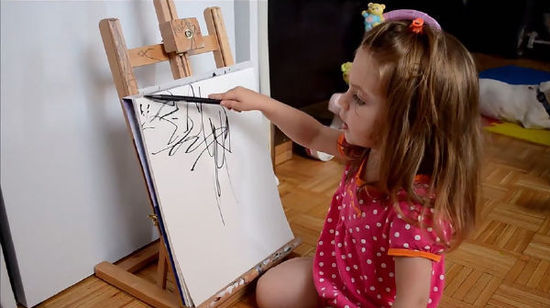 加拿大艺术家将2岁女儿的乱涂鸦变精美画作
