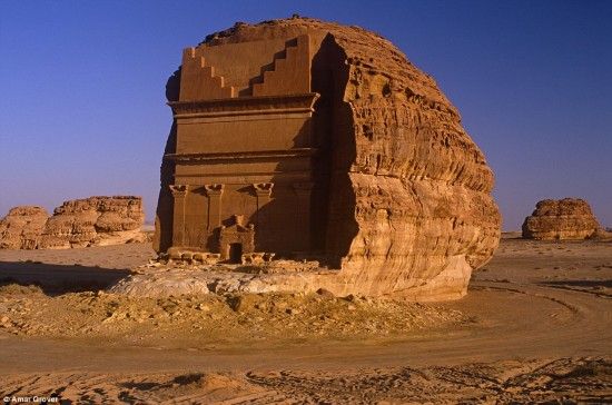 世界遗产：沙特神秘古墓屹立千年不倒 