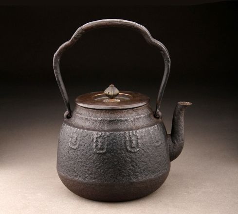 东瀛煮茶利器：日本老铁壶(图)