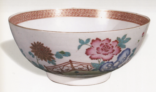 清代粉彩花卉纹碗