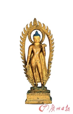 釋迦牟尼立像尼泊爾（9~10世紀） 高38.8cm 銅鎏金、冷金、彩繪、鐫梵文題記