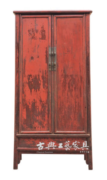 清早期櫸木朱紅漆大圓角櫃（圖片提供：中國嘉德）