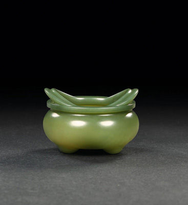 中国玉雕大师蒋喜作品  青玉琴炉  5.1×5.0×3.4cm  无底价