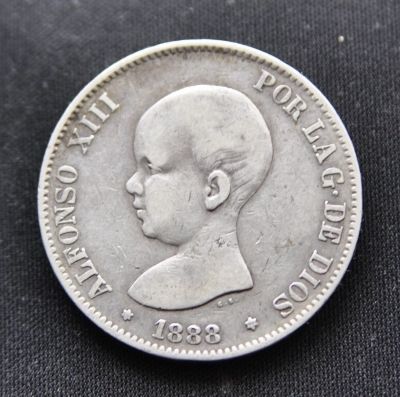 少见的婴儿国王肖像币 西方王室发行的肖像银币中，以婴幼儿头像为图案的并不多见