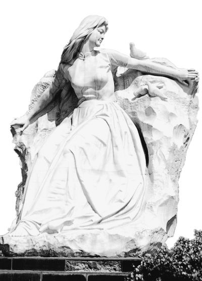 图为潘鹤、王克庆等人的雕塑作品《和平少女》。图片为受访者提供。