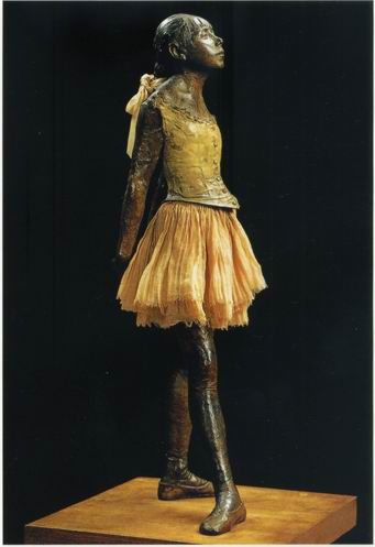 德加彩色蜂蜡雕塑杰作《14岁的芭蕾舞女》。图片来源网络