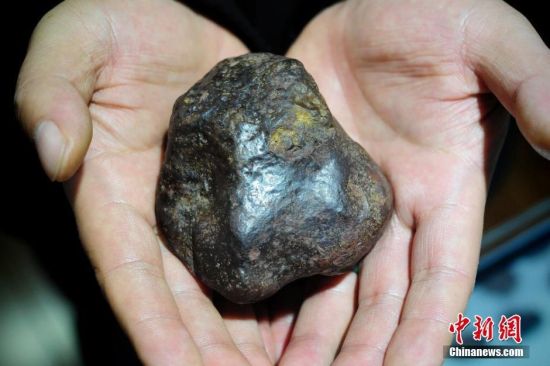 新疆46亿岁陨石标价8000万