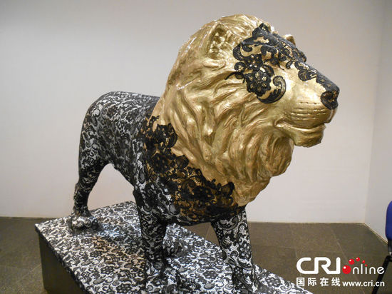 澳门艺术家创作的“蕾丝”主题狮子雕塑